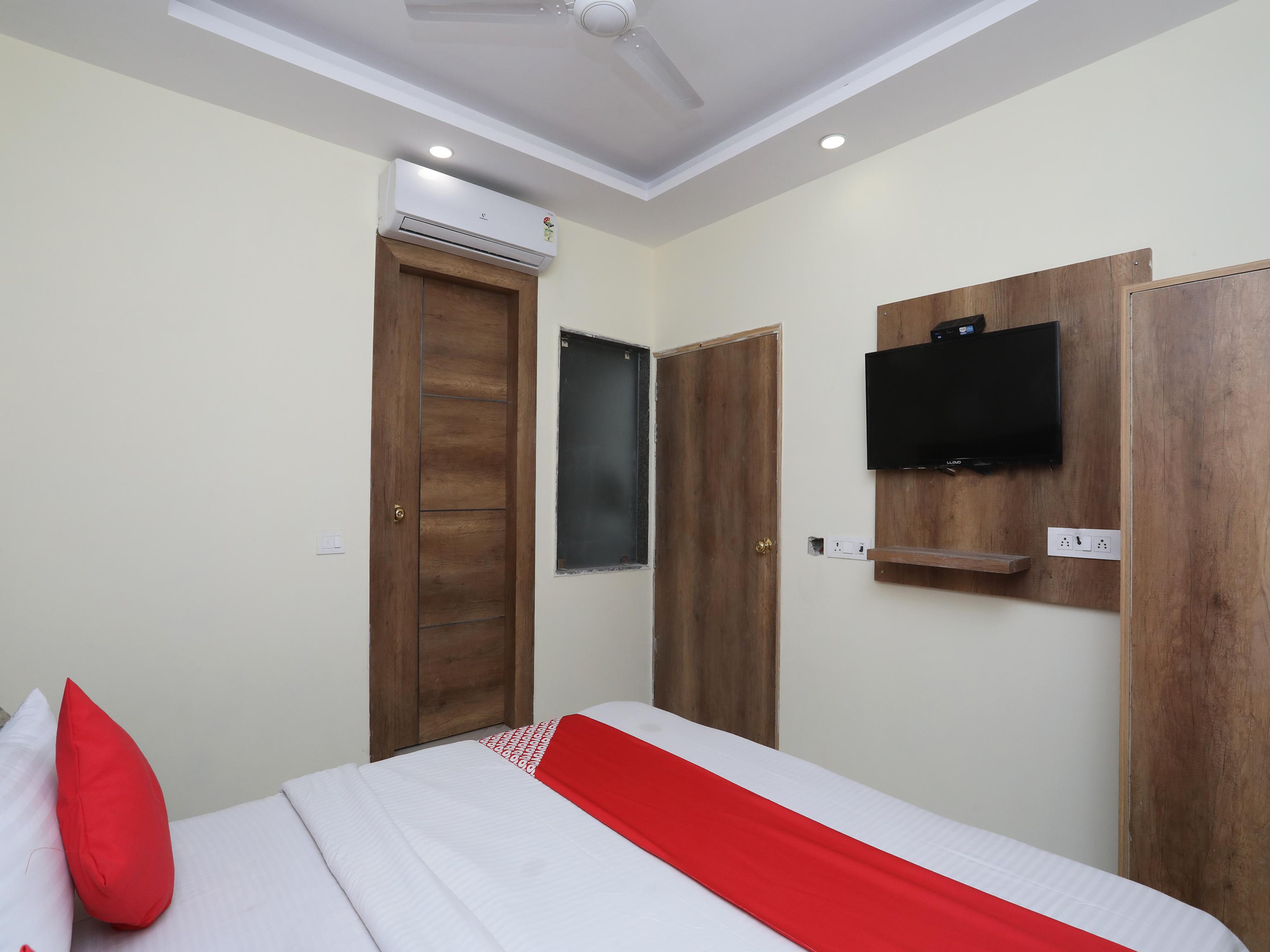 โอโย 30462 โฮเต็ล ไอวี่ Hotel นิวเดลี ภายนอก รูปภาพ