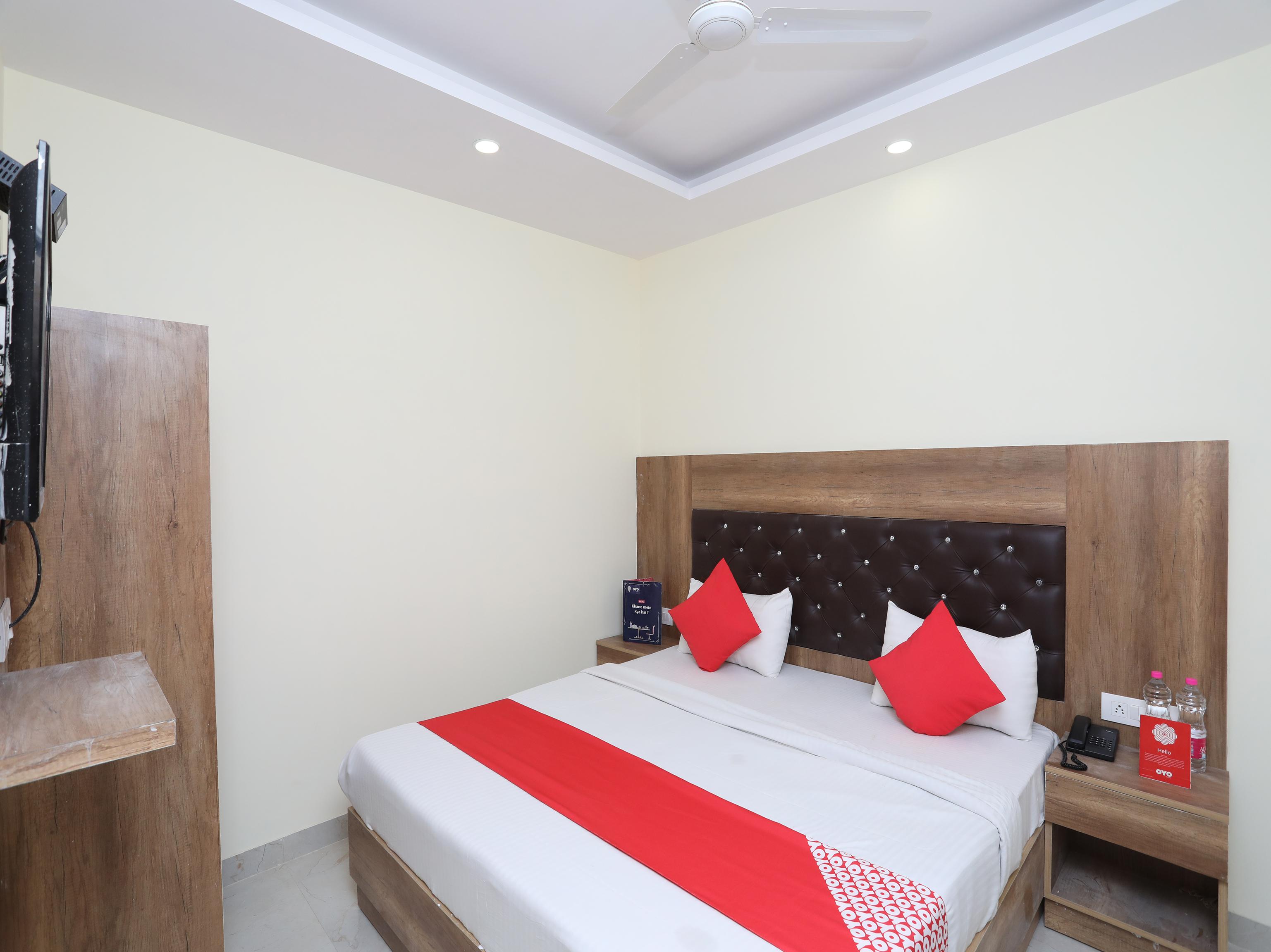 โอโย 30462 โฮเต็ล ไอวี่ Hotel นิวเดลี ภายนอก รูปภาพ