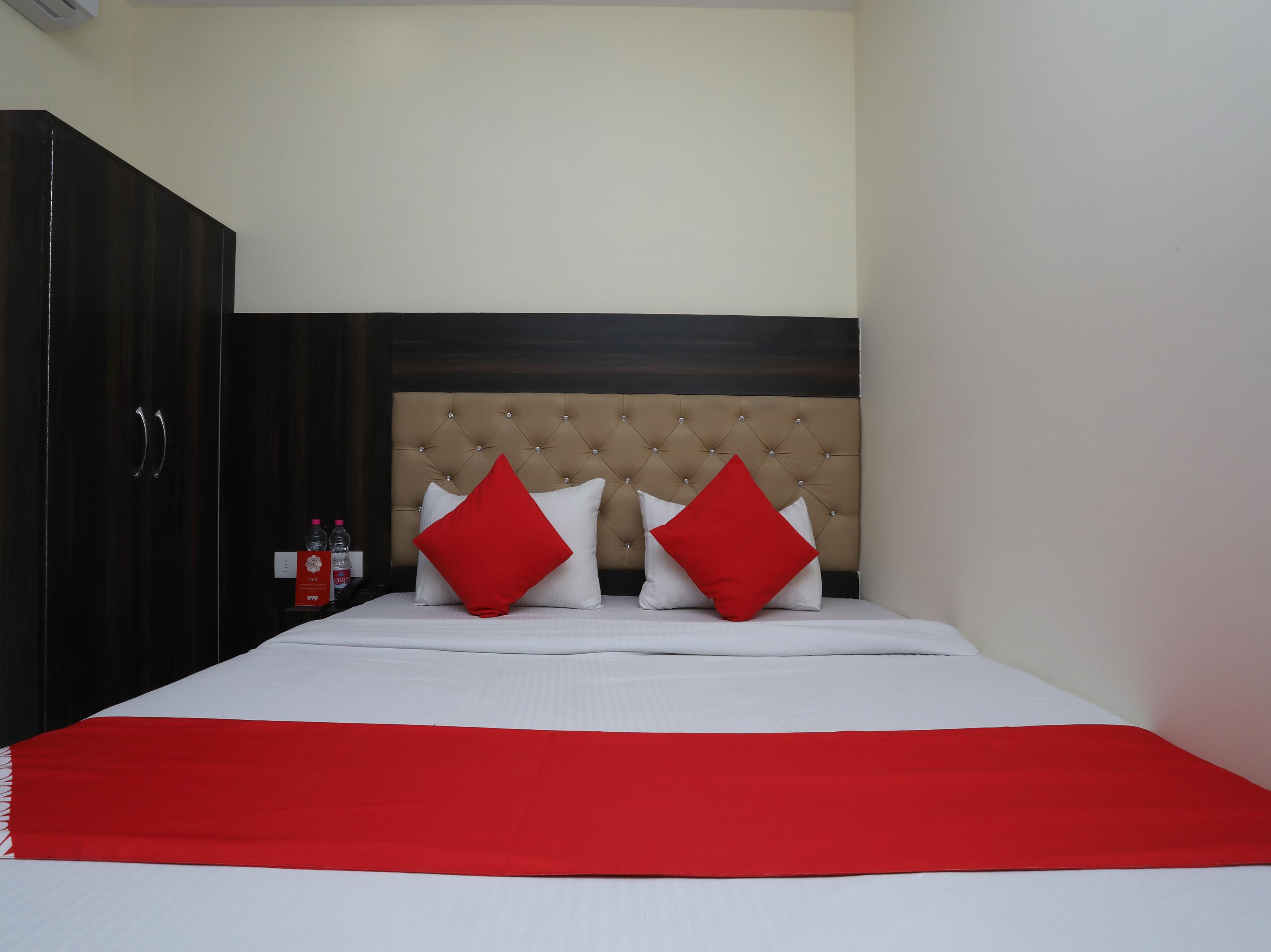โอโย 30462 โฮเต็ล ไอวี่ Hotel นิวเดลี ภายนอก รูปภาพ