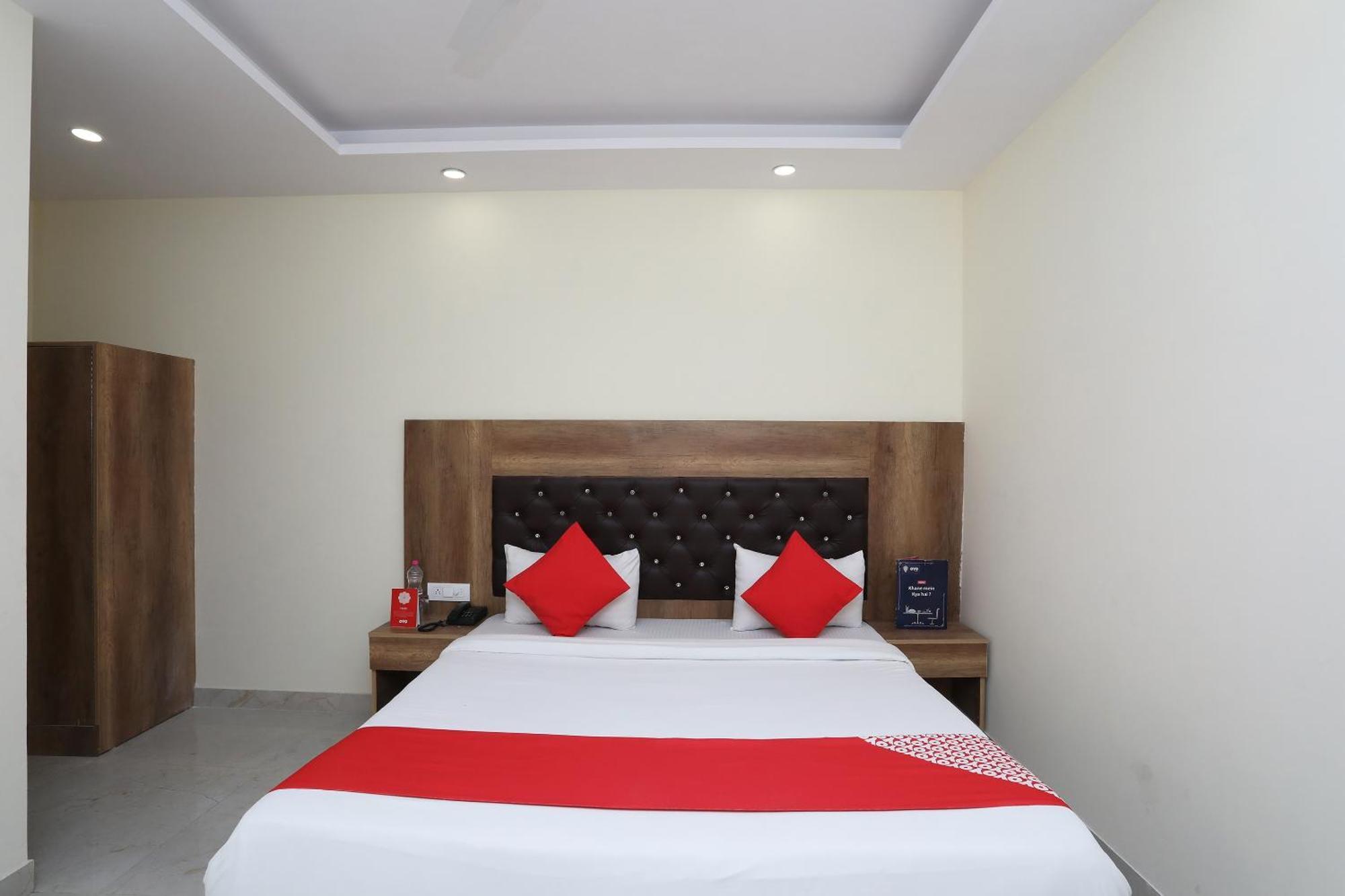 โอโย 30462 โฮเต็ล ไอวี่ Hotel นิวเดลี ภายนอก รูปภาพ