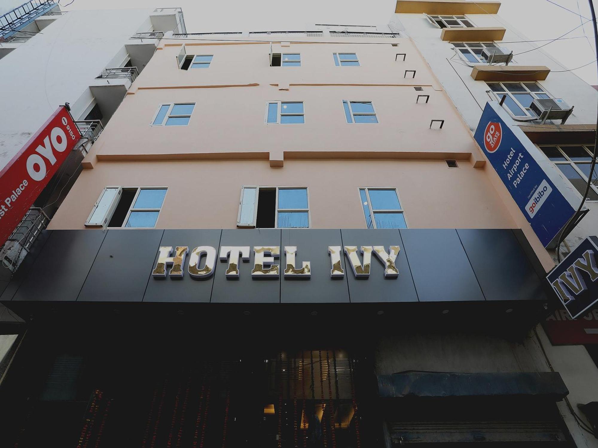 โอโย 30462 โฮเต็ล ไอวี่ Hotel นิวเดลี ภายนอก รูปภาพ