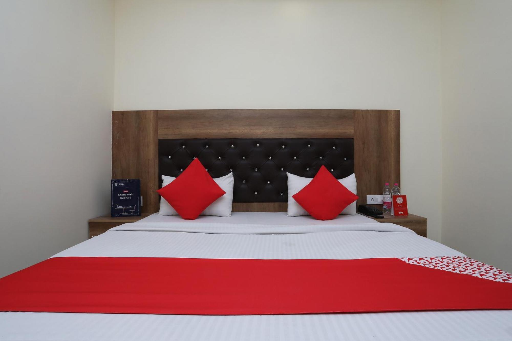 โอโย 30462 โฮเต็ล ไอวี่ Hotel นิวเดลี ภายนอก รูปภาพ