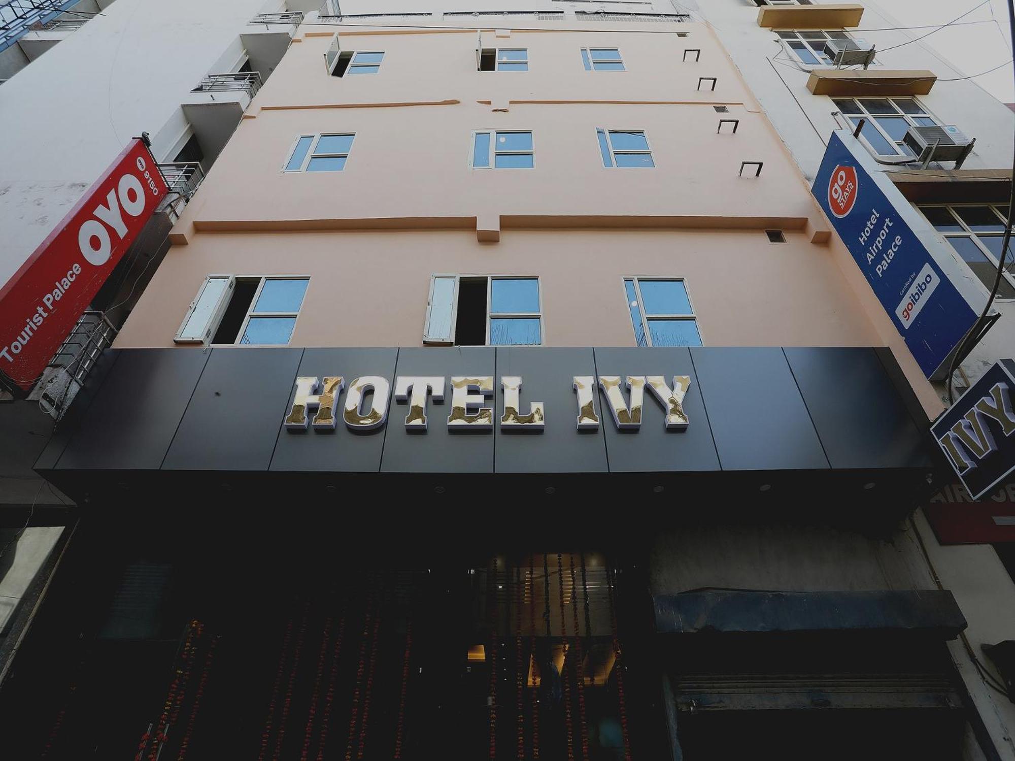 โอโย 30462 โฮเต็ล ไอวี่ Hotel นิวเดลี ภายนอก รูปภาพ