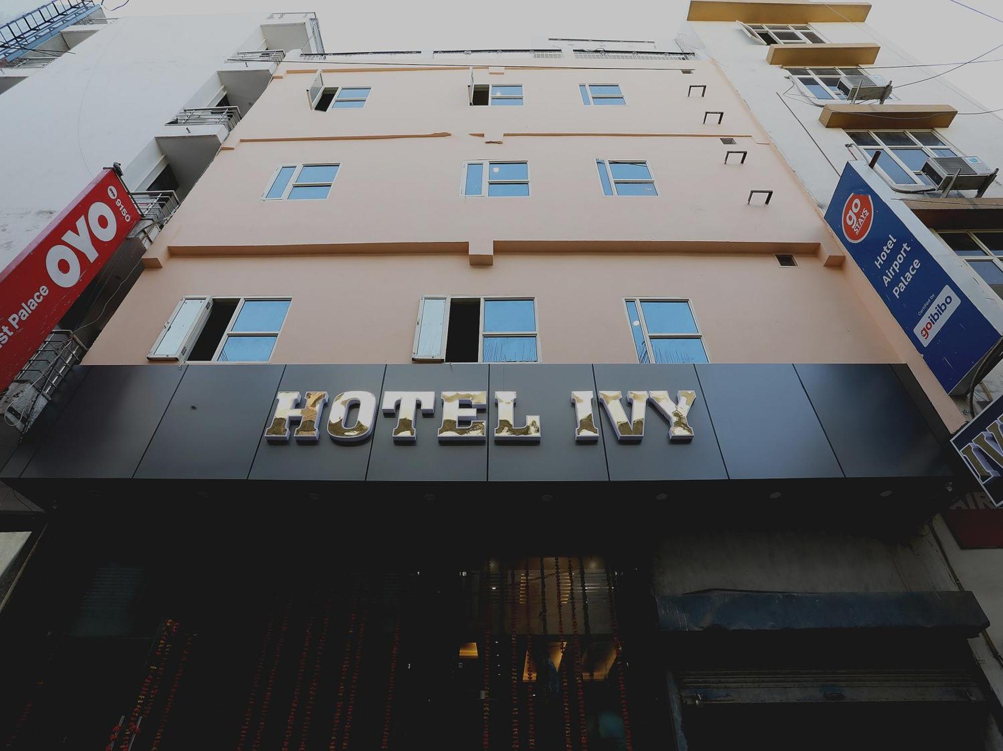 โอโย 30462 โฮเต็ล ไอวี่ Hotel นิวเดลี ภายนอก รูปภาพ